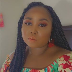 Meet your Posher, Abiola